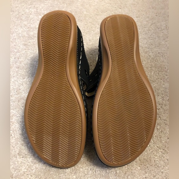 Casual Comfort Sandals - Picture 3 of 3